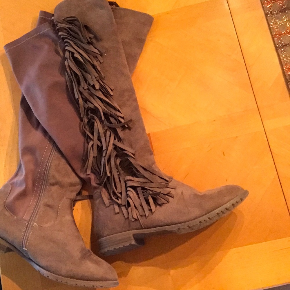 Fringe boots, size 9